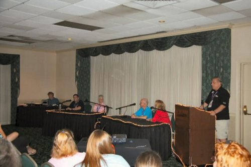 Celebrity panel for MagicTunes