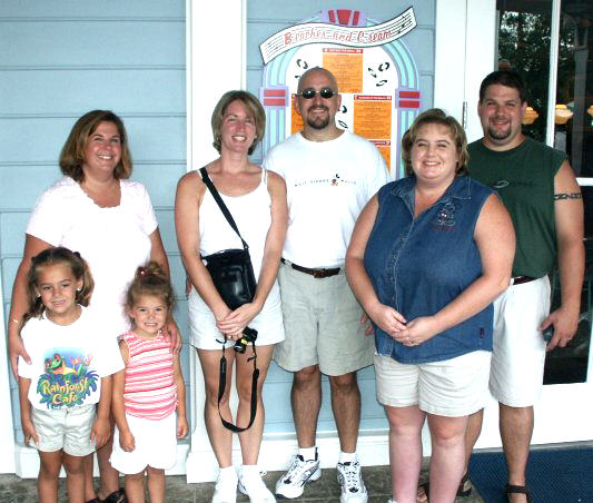 Kristen, Brinn, Maddy, Karen (TigH), Ross, Sheryl and Terry