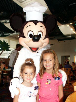 Girls with Chef Mickey
