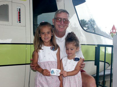 Monorail Driver John and the girls