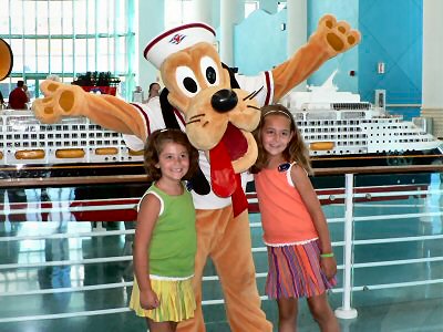 Pluto in Port