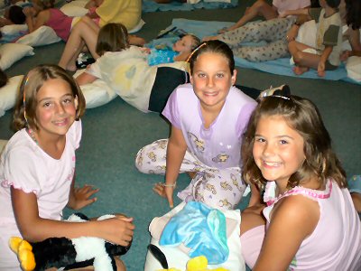 Making friends at the High School Musical 2 - Pajama Party