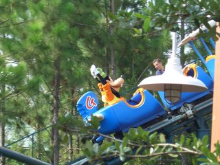 Goofy on the Barnstormer
