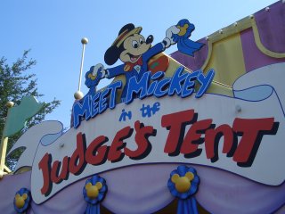Judge's Tent to find Mickey