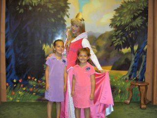 Girls and Aurora