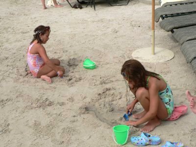 Sandy Poolside fun!