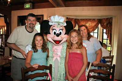 Whole family with Minnie