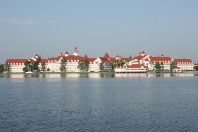 grand Floridian is beatiful in the morning light