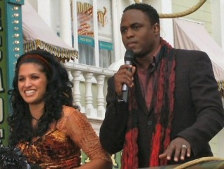 Wayne and a backup singer